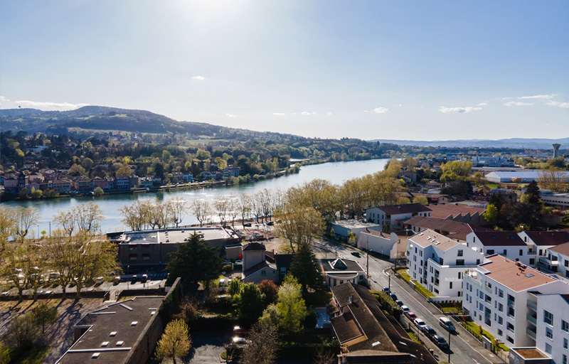 Superbe 2 pièces de 42m² à Neuville sur Saône. Idéal investissement Pinel !