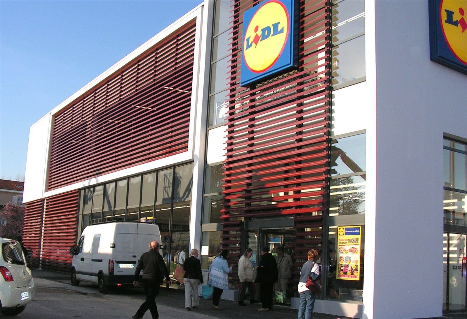 2 PIECES CRAPONNE CENTRE VILLE RUE CENTRALE