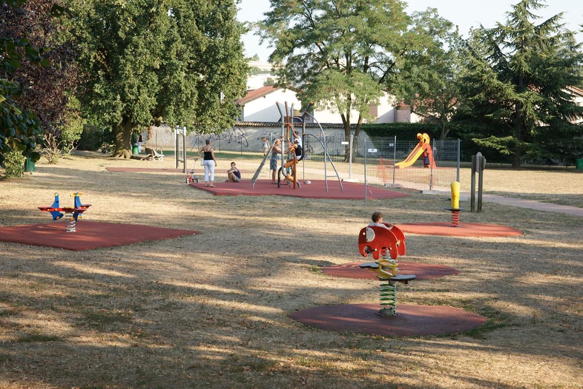 Résidence à Francheville Emplacement privilégié, Bus direct Bellecour, Programme immobilier neuf BBC,