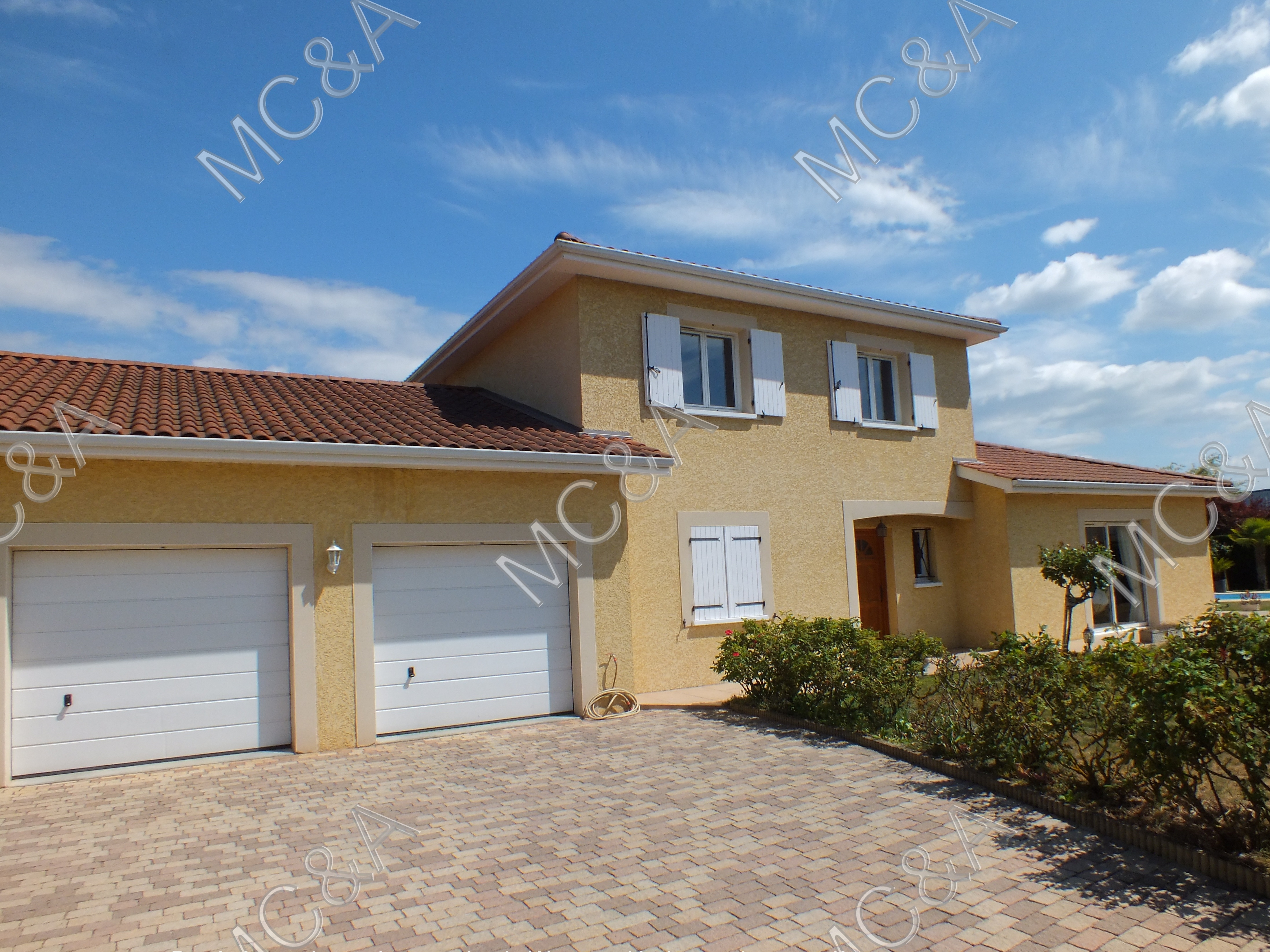 Résidence à Grezieu la Varenne Grand séjour, triple orientation, sans vis a vis secteur calme,