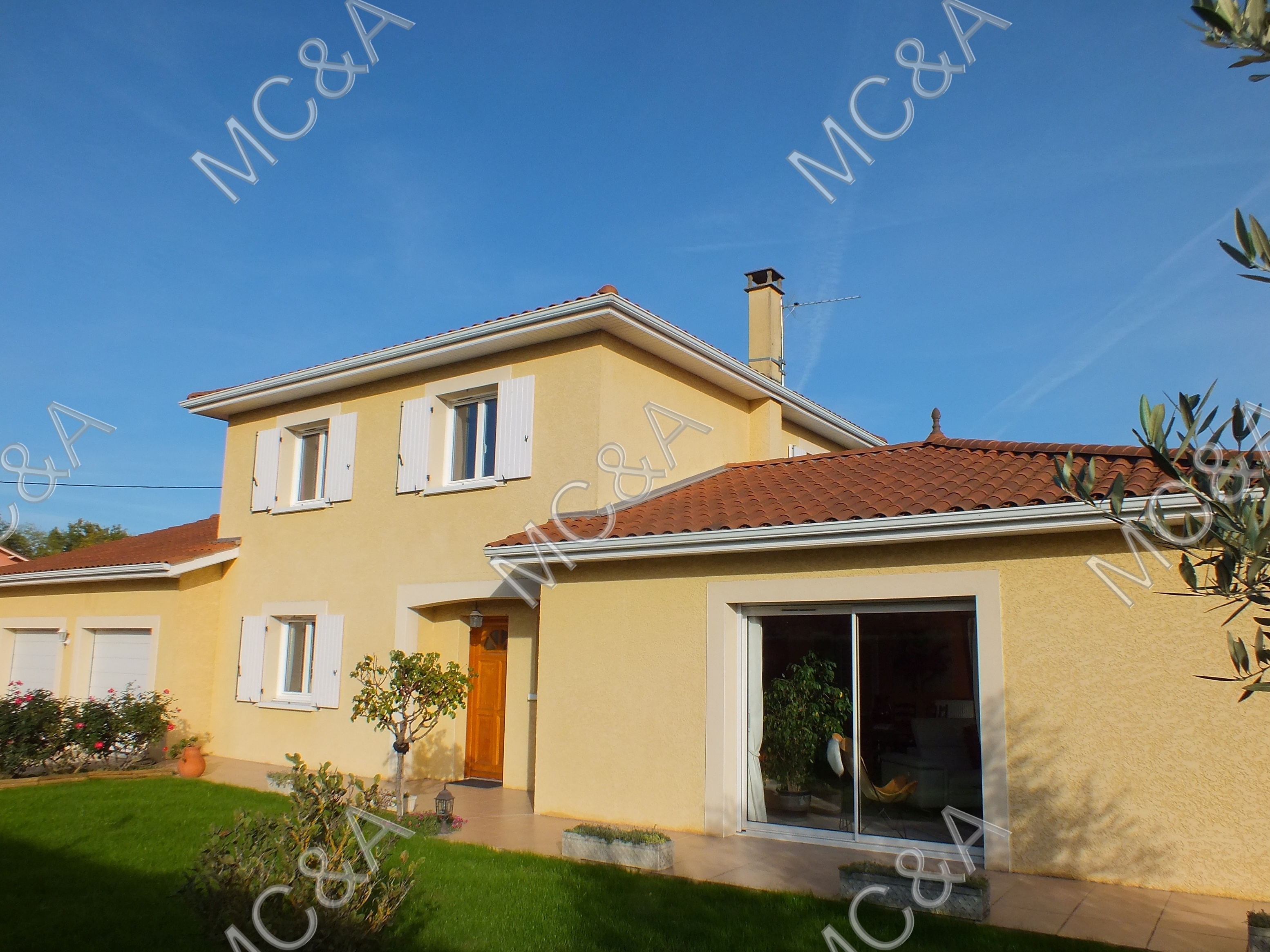 Résidence à Grezieu la Varenne Grand séjour, triple orientation, sans vis a vis secteur calme,