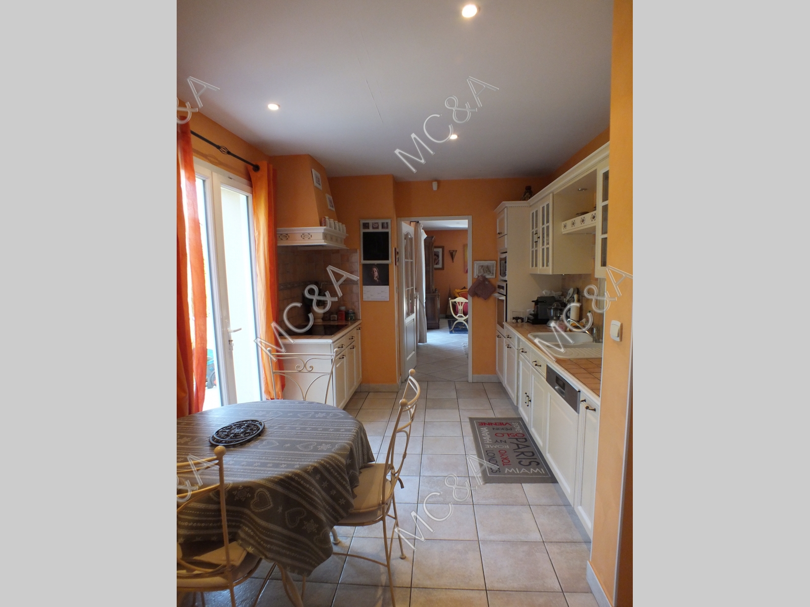 Résidence à Grezieu la Varenne Grand séjour, triple orientation, sans vis a vis secteur calme,