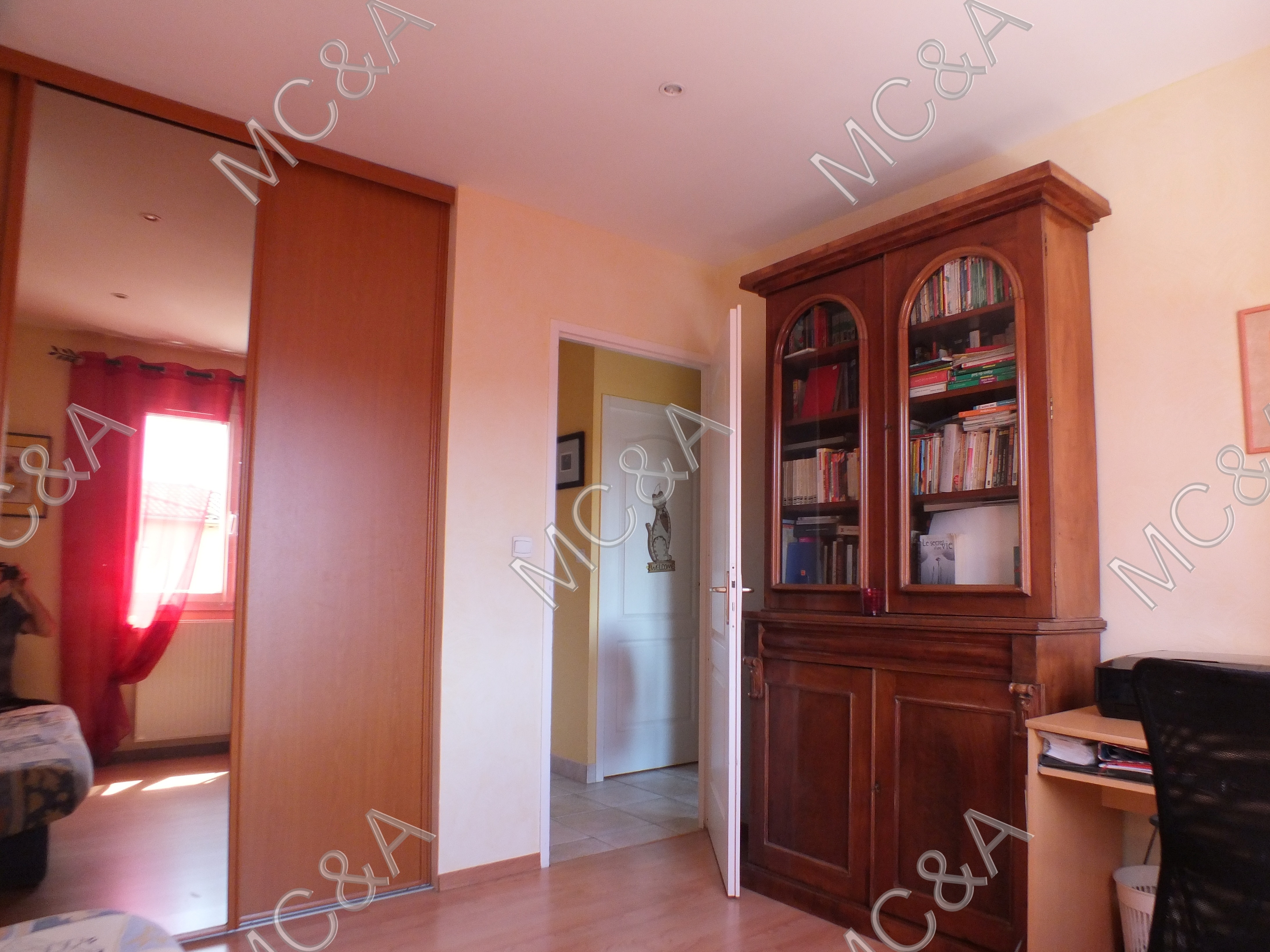 Résidence à Grezieu la Varenne Grand séjour, triple orientation, sans vis a vis secteur calme,