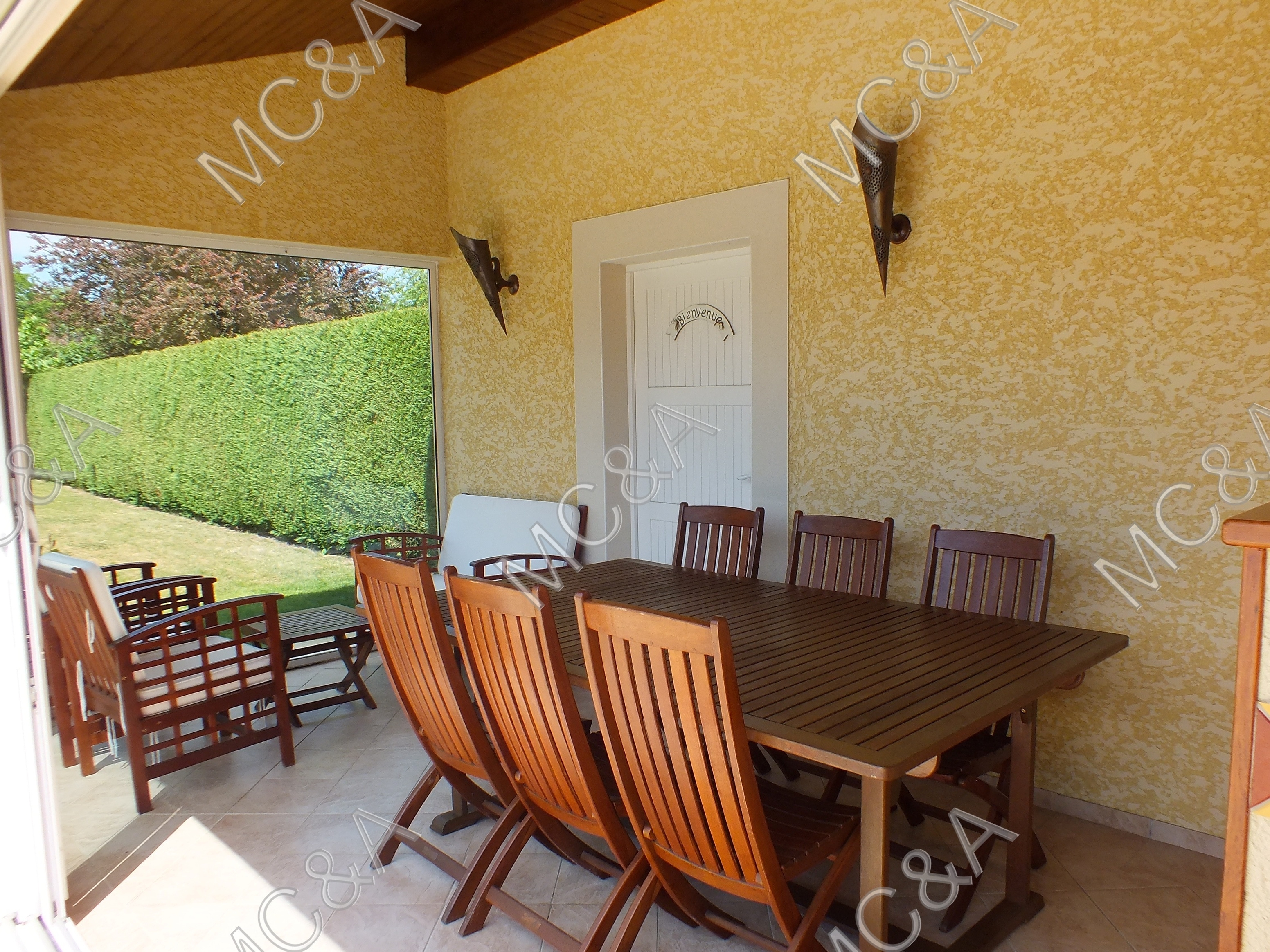 Résidence à Grezieu la Varenne Grand séjour, triple orientation, sans vis a vis secteur calme,