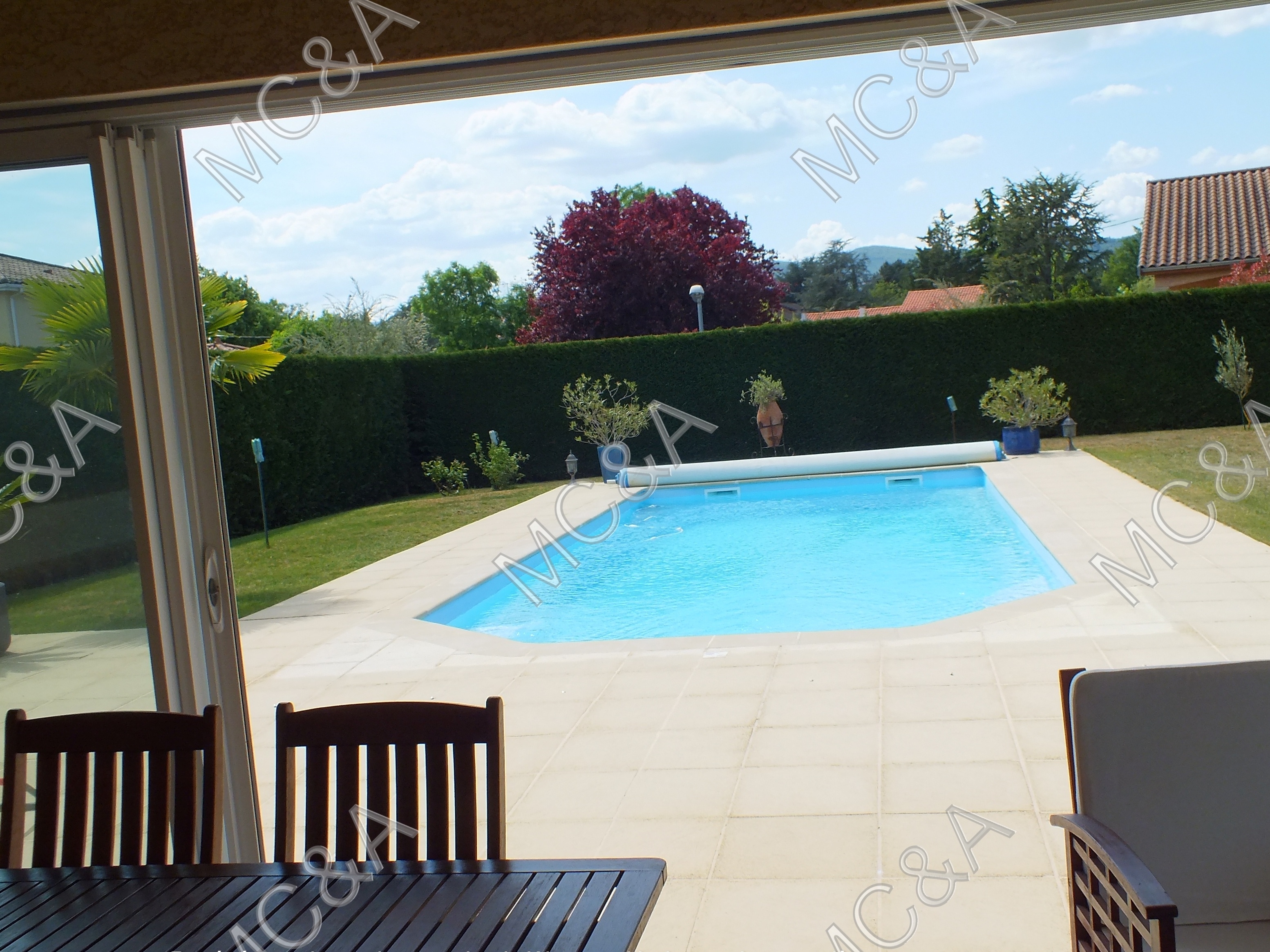 Résidence à Grezieu la Varenne Grand séjour, triple orientation, sans vis a vis secteur calme,