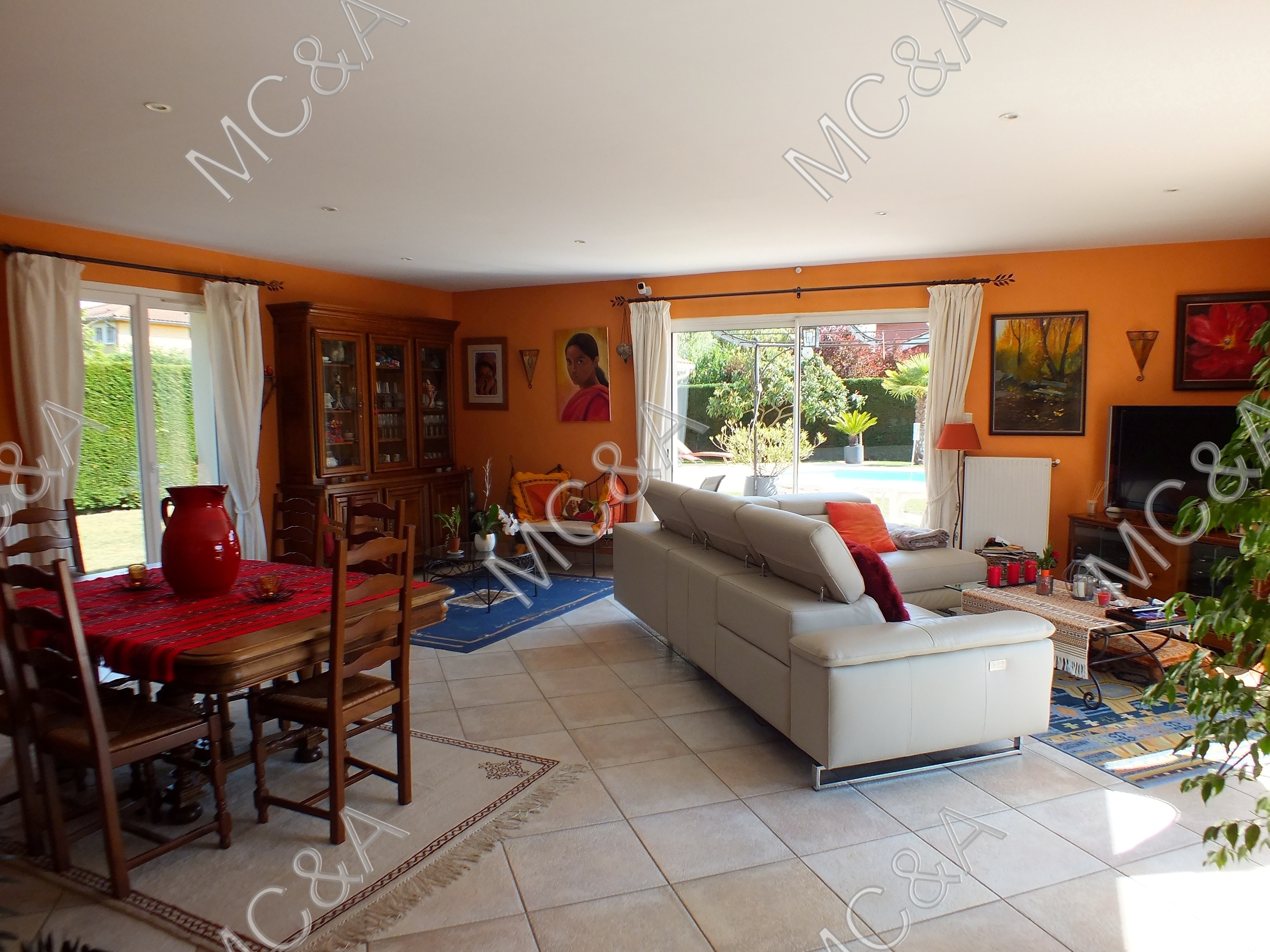 Résidence à Grezieu la Varenne Grand séjour, triple orientation, sans vis a vis secteur calme,