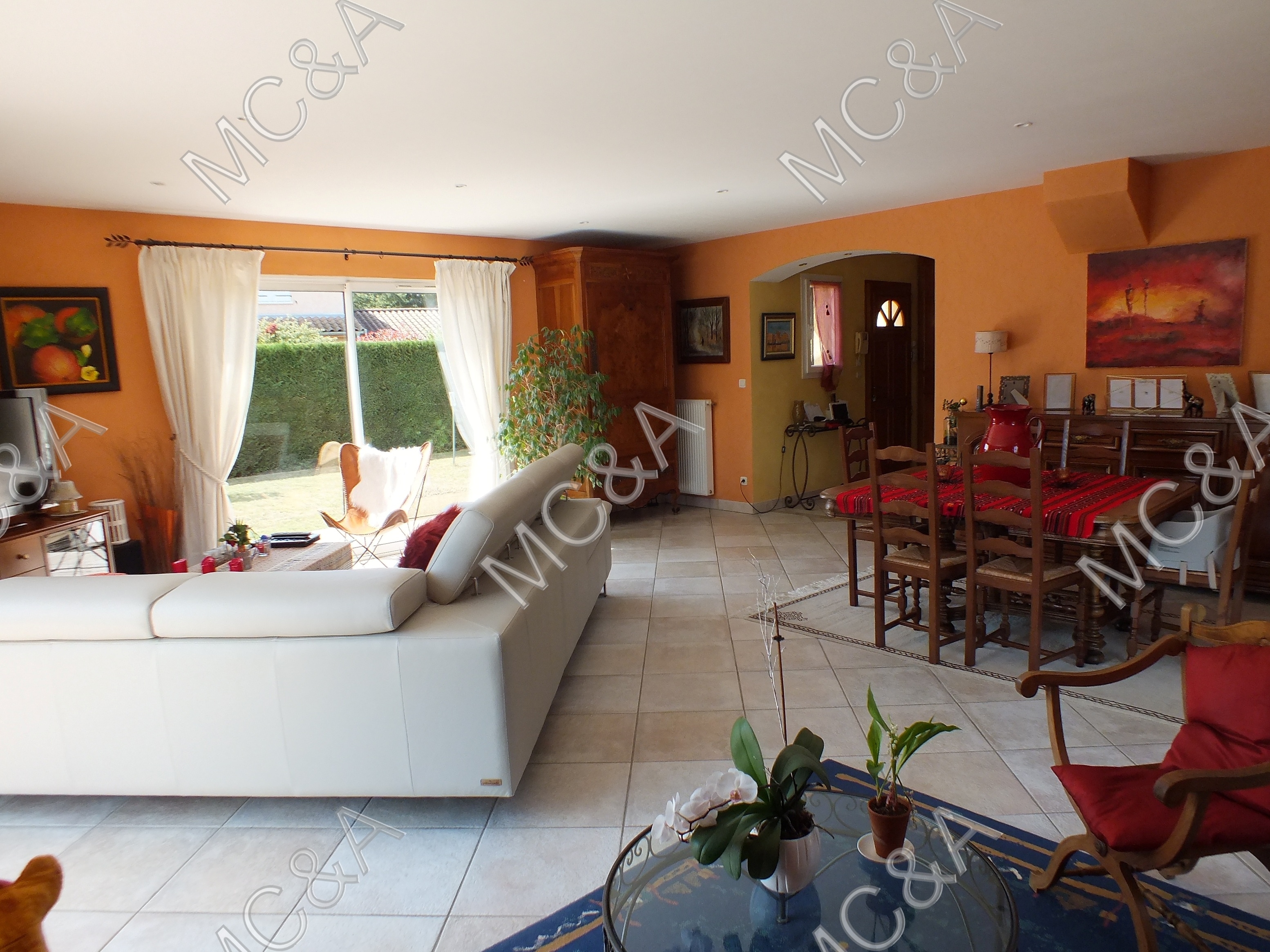 Résidence à Grezieu la Varenne Grand séjour, triple orientation, sans vis a vis secteur calme,