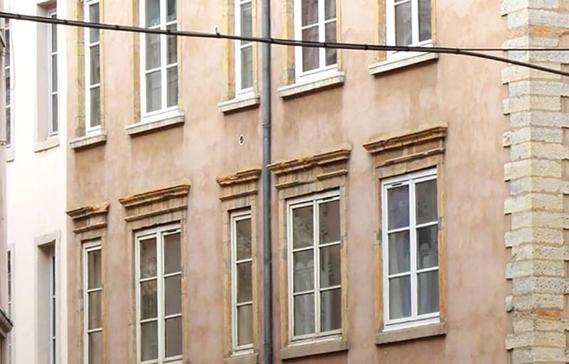 Résidence à Lyon 1 Au pied de la colline de la Croix Rousse, Proche métro et nombreux transports en commun, Rénovation de qualité,