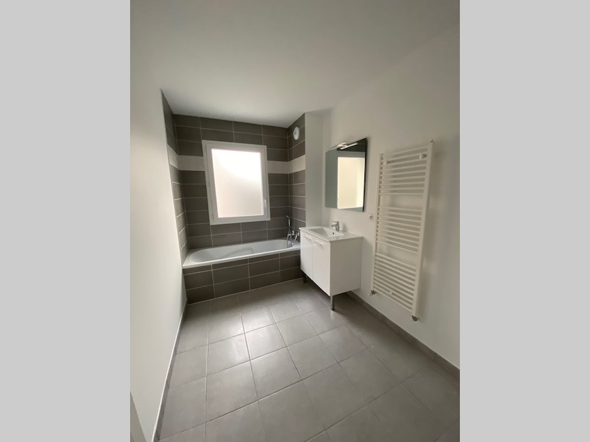 Résidence à Venissieux Quartier d'avenir Petite copropriété Seulement 28 logements Résidence à Venissieux Quartier d'avenir, Petite copropriété, Seulement 28 logements,